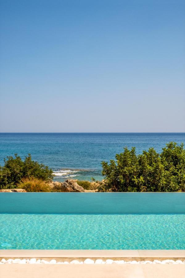 Salvia Luxury Collection Suites 크랭고카스텔론 외부 사진